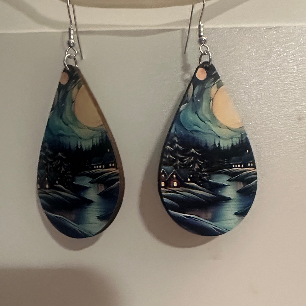 Scenic Teardrop Earrings